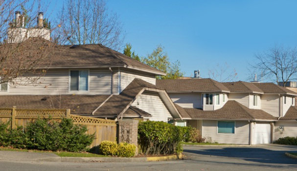 Photo 1 — click to view Chateau Wynd photo 1