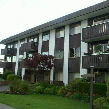 Chesterfield Manor photo 2