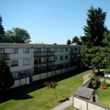 Edgewater Estates photo 2