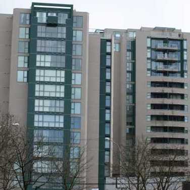 Richmond Towers photo 3