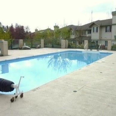 Photo 4 — click to view Chelsea Gardens photo 4