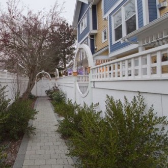 Photo 4 — click to view Garry Court photo 4