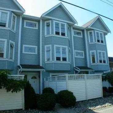 Photo 3 — click to view Parkview Court photo 3