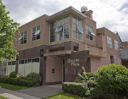 Queen's Plaza