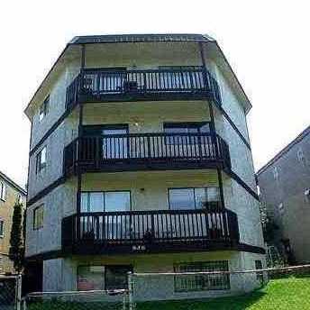 636 East 8th Ave photo 3