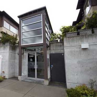 Photo 3 — click to view Charles Place photo 3