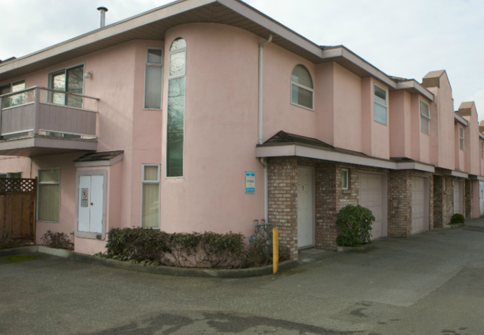 Megan Court photo 2
