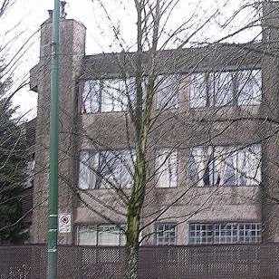 942 East Broadway photo 4