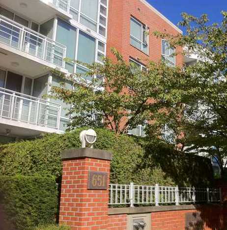 Fairchild Court photo 2