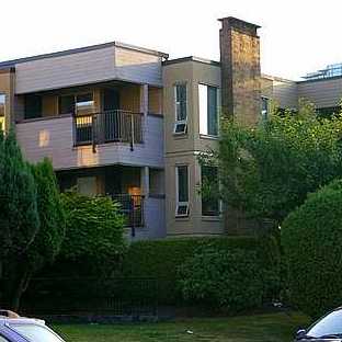 Photo 2 — click to view La Belle Court photo 2