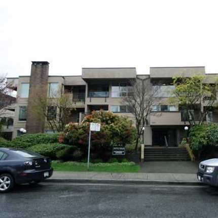 Photo 3 — click to view La Belle Court photo 3