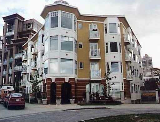 Photo 1 — click to view Gryphon Court photo 1