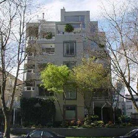 Kenwood Court photo 2