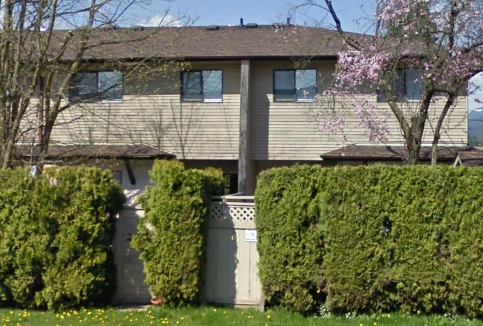 Photo 1 — click to view 2023 Manning Ave photo 1