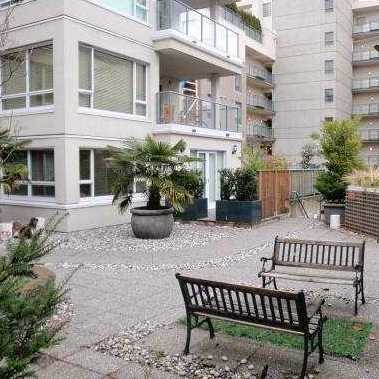 Yorkville South photo 3
