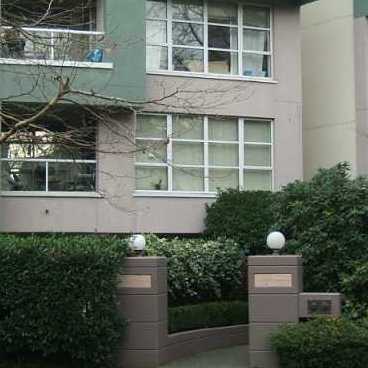 Photo 3 — click to view The Palladian photo 3