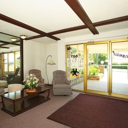 Centennial House photo 4