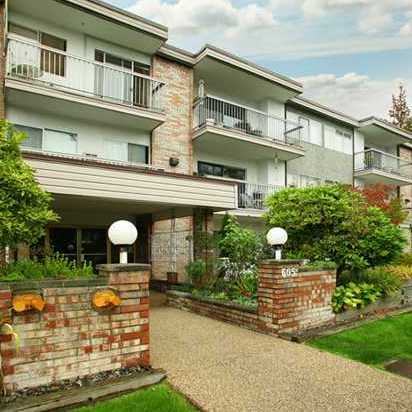 Photo 3 — click to view Centennial House photo 3