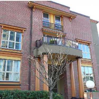 Sterling Court photo 4