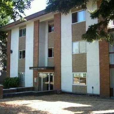 Vancouver Manor photo 3