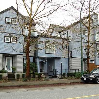 Laurel Mews