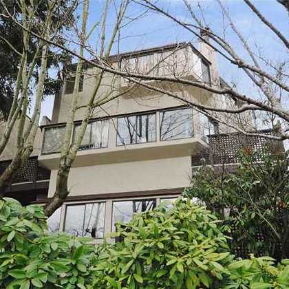 Hemlock House photo 2