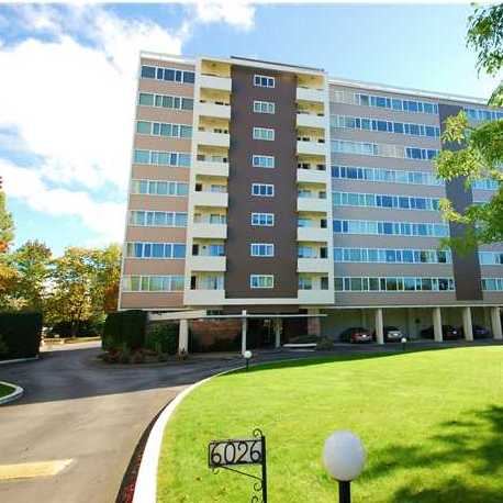 Oakridge Towers photo 4