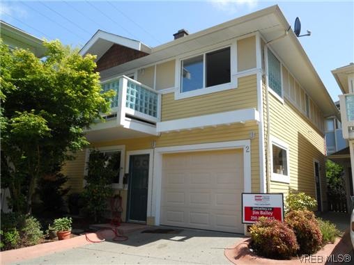 Photo 1 — click to view 816 Kimberly Pl photo 1