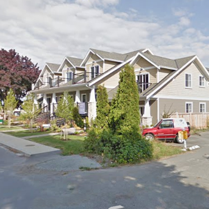 Oakville Mews photo 4