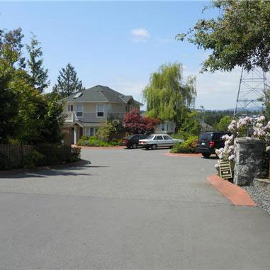Photo 2 — click to view 816 Kimberly Pl photo 2