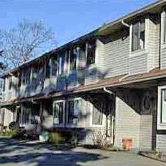 Photo 2 — click to view 748 Meaford Ave photo 2