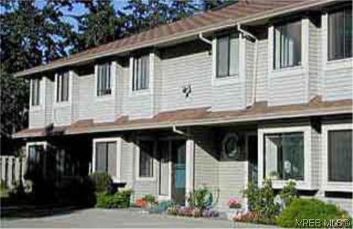 Photo 1 — click to view 748 Meaford Ave photo 1