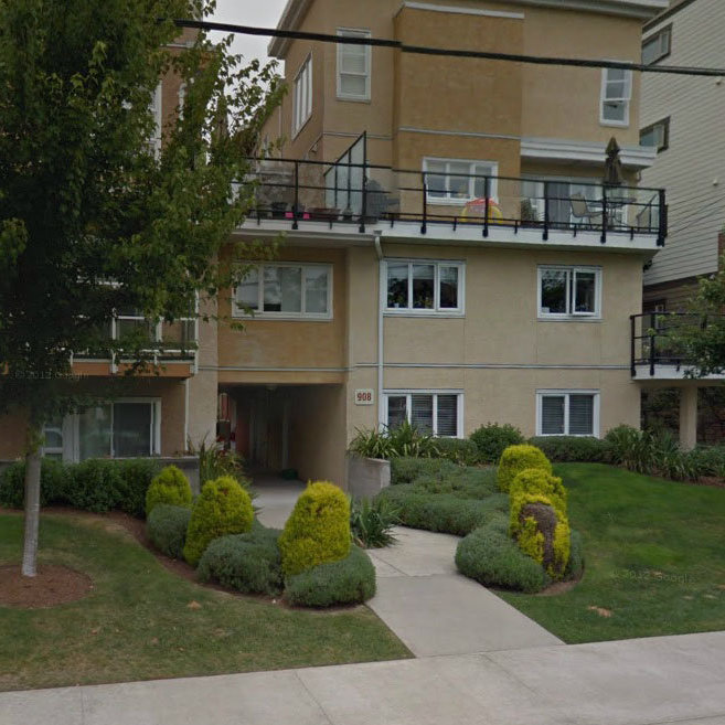 908 Brock Ave photo 3