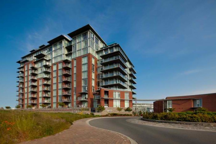 Photo 3 — click to view Bayview One photo 3