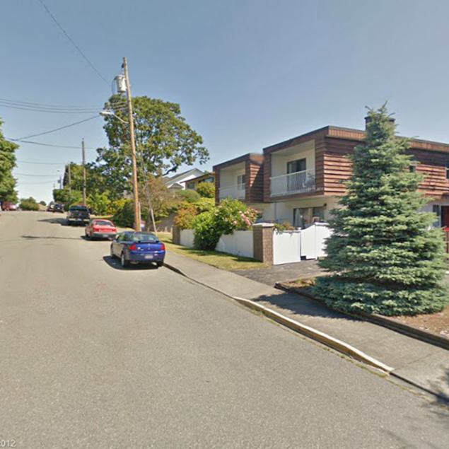 517 Dalton St photo 4