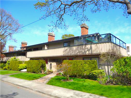 1447 St. David St photo 3
