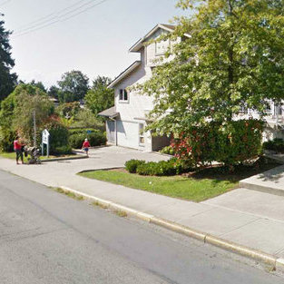 Photo 2 — click to view 3370 Quadra St photo 2