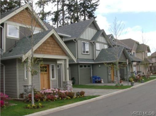 2210 Sooke Rd