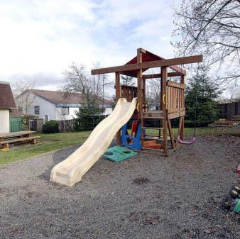 2725 Wale Rd photo 2
