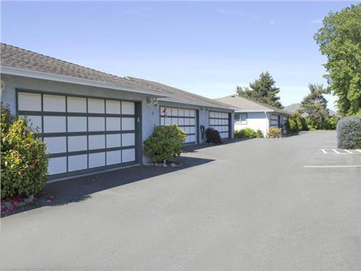 Photo 2 — click to view Seagate Village photo 2