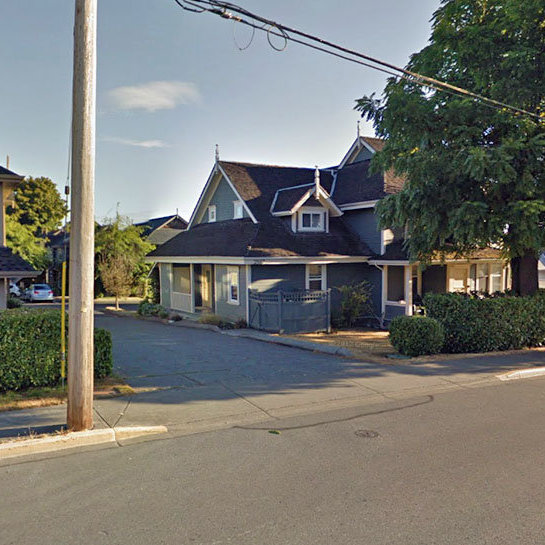2951 Oak St photo 2