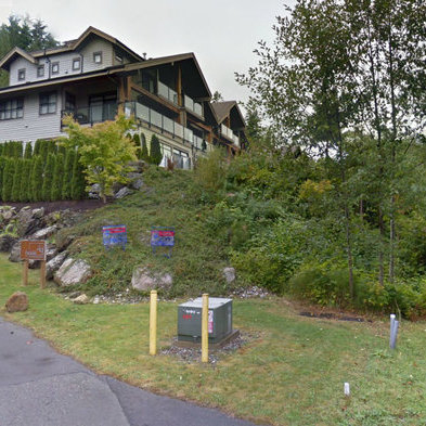 Photo 3 — click to view 591 Pfeiffer Cres photo 3