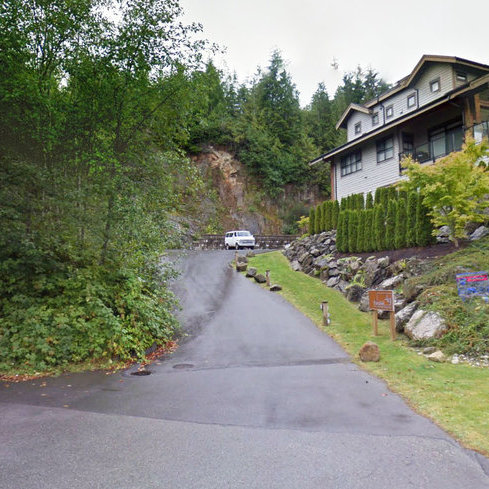 Photo 2 — click to view 591 Pfeiffer Cres photo 2