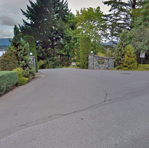 Photo 2 — click to view 1861 Maple Bay Rd photo 2