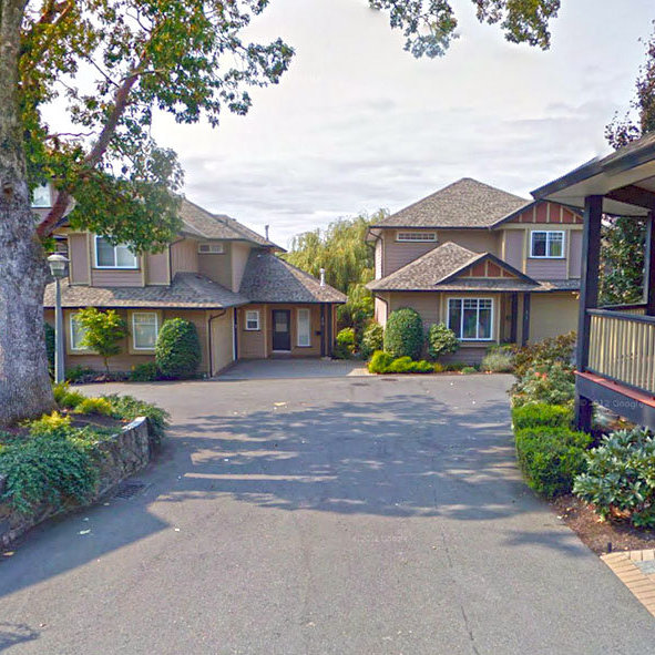 Photo 3 — click to view 15 Helmcken Rd photo 3