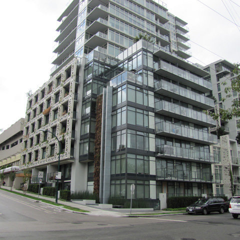 W 8Th By Westbank photo 2