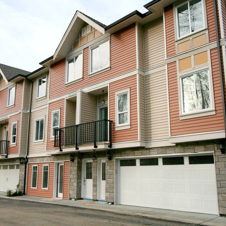 Photo 3 — click to view Guildford Villa photo 3