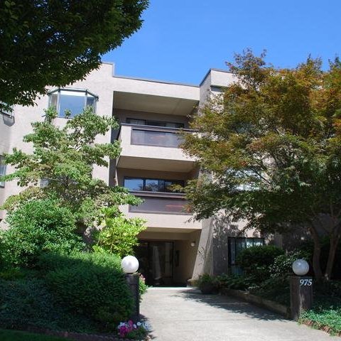 Oakmont Place photo 2