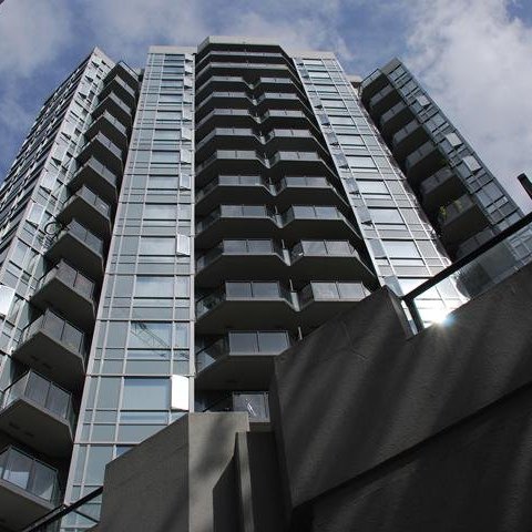 1212 Howe photo 4