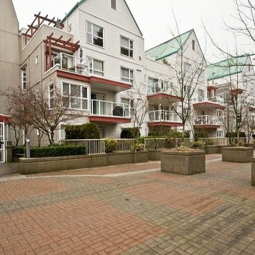 Balmoral Court photo 2